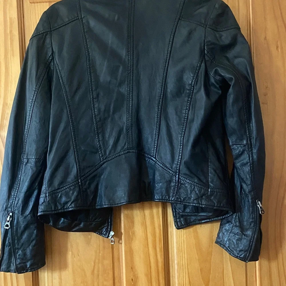 Mauritius Black Leather Moto Jacket Fitted Zip Biker EUC Size M - Picture 4 of 16